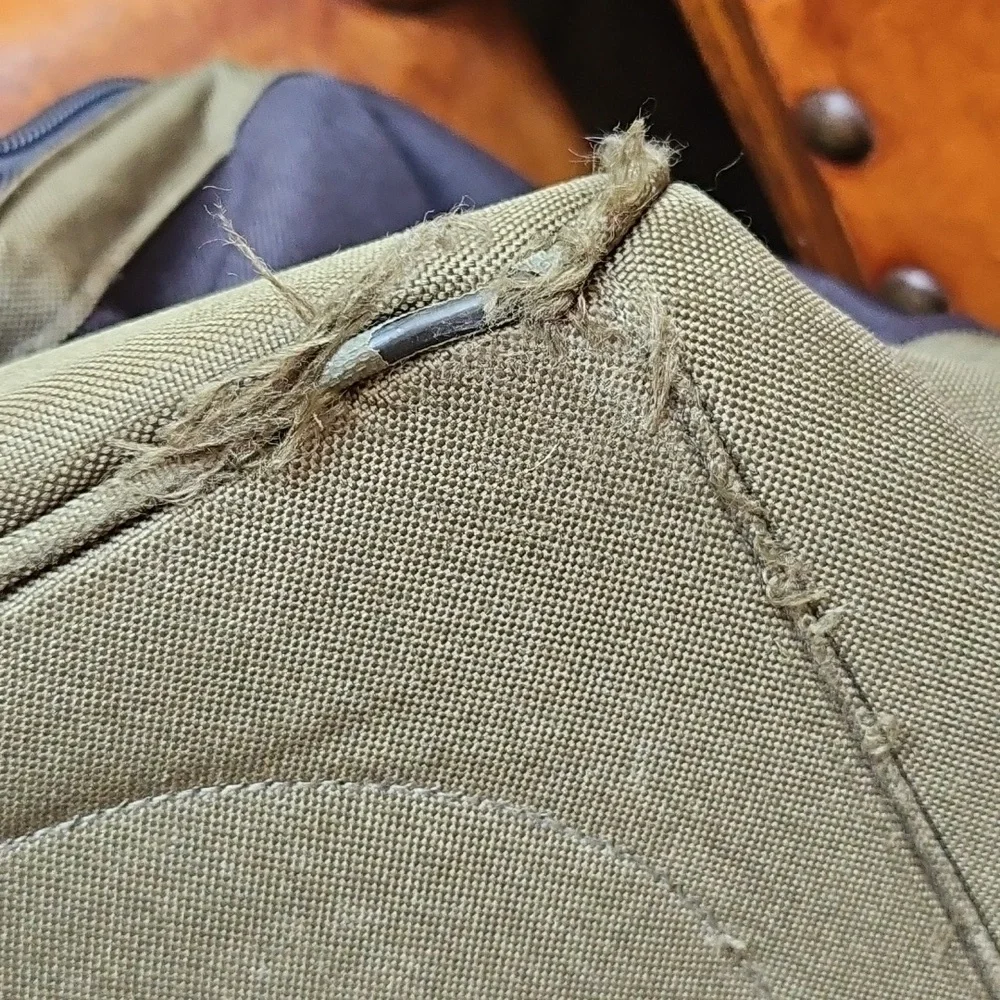 Olive Green and Black Men’s Carry Bag with Shoulder Strap